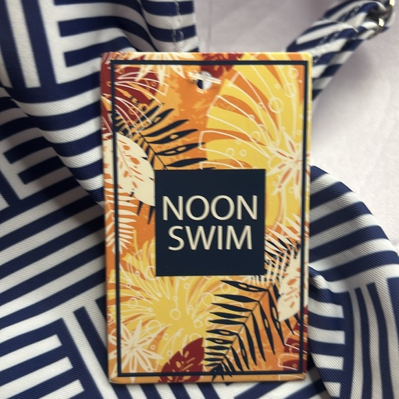 🆕 Noon Swim 
 Built in Bra 
Blue and white stripes 
No Hygienic Strip - Picture 5 of 6